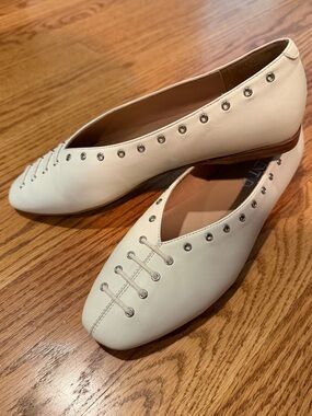 Silent D Women's Cream Leather Eyelet Flats
